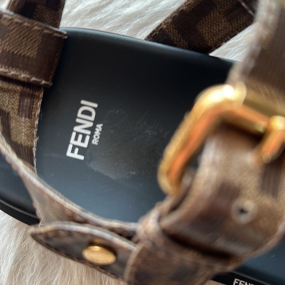 Fendi FF Logo Chunky Platform Sandals - Picture 6 of 8